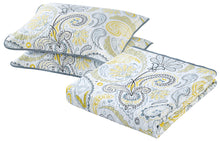 Load image into Gallery viewer, Yellow/Grey Paisley Printed Reversible Bedspread/Quilt Set